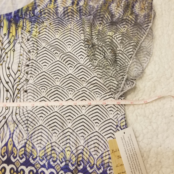 Top - Picture 2 of 2